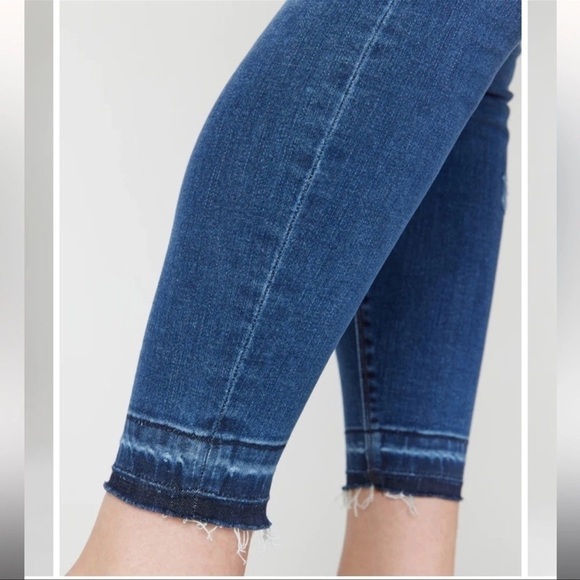 NWOT SPANX DISTRESSED ANKLE SKINNY JEANS MEDIUM WASH - Size Medium SKU:466 - Picture 7 of 16